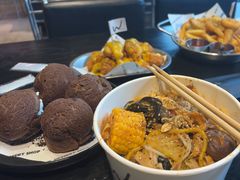 -W COLLECTIVE  DESSERT SHOP