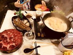 -鲜入围煮花胶鸡海鲜火锅