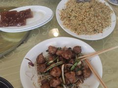 荷兰豆炒墨鱼丸-金辉海鲜餐厅
