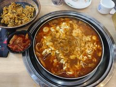 -三清洞摩西韩式年糕火锅(威高广场店)