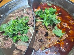 红汤锅-大众跷脚牛肉馆·非遗传承单位(峨眉山店)