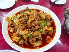 辣子鸡焖锅盔-盛唐府乾州酸汤面