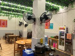 大堂-一品红烧鸭特色川菜(三岔湖店)