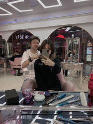 -BULB STUDIO 巴柏明星发型工作室