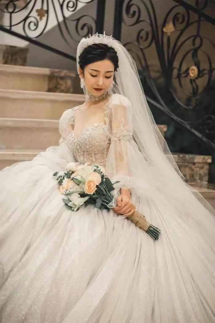 zmbridal赵梦婚纱(青岛旗舰店)-"特别棒的一家婚纱店!