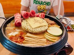 德善家部队锅-WOW LUCKY创意韩料(龙阳广场店)