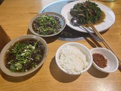 -大众跷脚牛肉馆·非遗传承单位(峨眉山店)