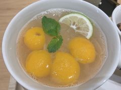 枇杷雪梨银耳羹-炖物24章·顺时轻养茶(杭州大厦店)
