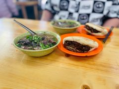 火烧夹肉-清真-戏楼王记牛肉面