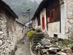 -高荡千年布依古寨旅游景区