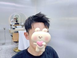 -Tloml salon