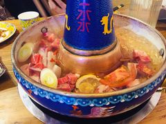 -毛辣果·贵州红酸汤牛肉火锅(西单店)