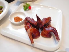 金牌脆皮乳鸽-万龙洲海鲜(大兴绿地缤纷城店)