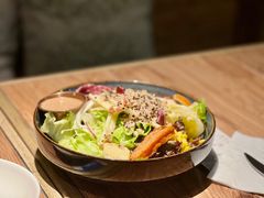 烟熏鸡肉藜麦蔬菜色拉-玛格萝妮(汇智国际商业中心店)