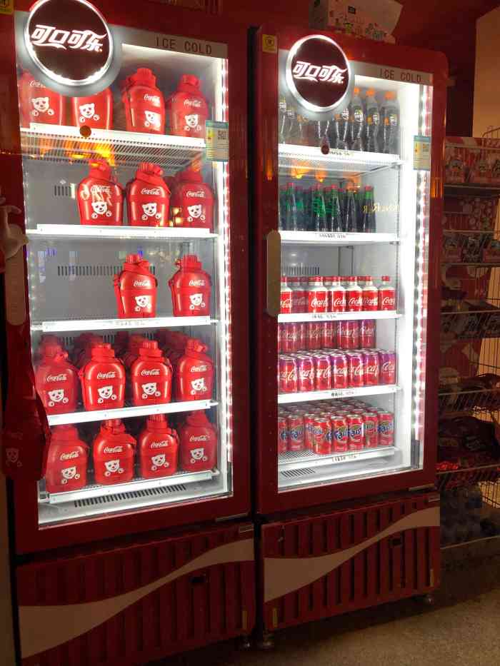 在中央大街偶然发现这家可口可乐主题馆好奇心促使我必须进去瞧瞧进去