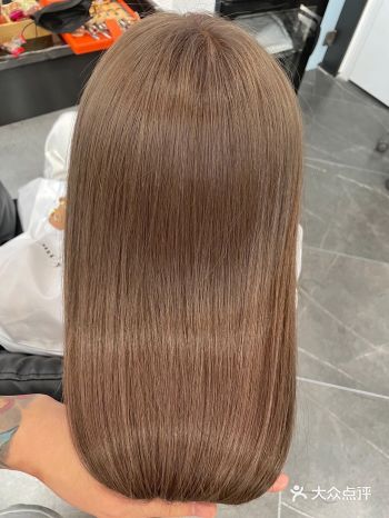 拍照很上镜,可盐可甜又温柔 这个发色真的超温柔啊