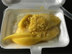 -芒果糯米饭摊子