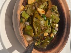 -八府香鸭·啫啫煲(华山路店)