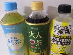 -全家便利店(宜山路站店)