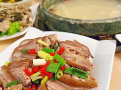 -墨脱石锅椰子鸡•香草鸭•东山羊(大东海店)