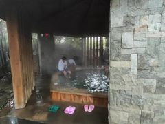 -张家港金凤凰度假村温泉