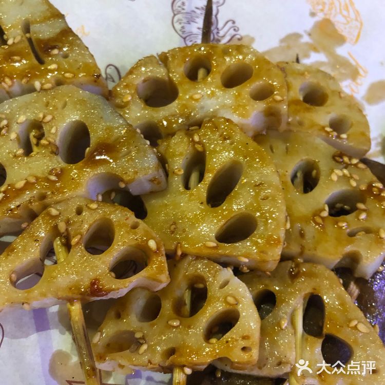 朋友拉着来的，据她说是从南锣鼓巷的店吃过来的