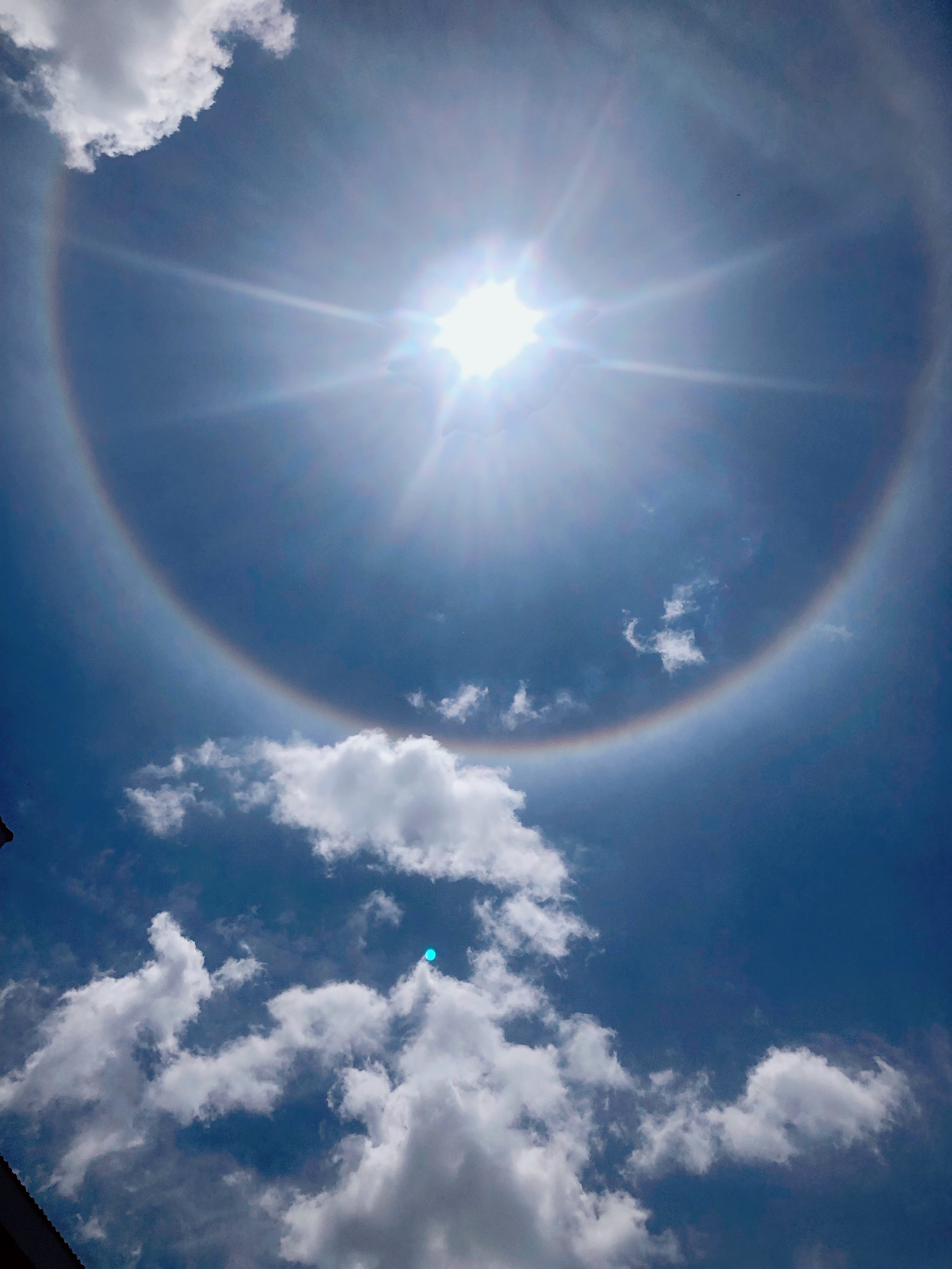 太阳出来图片 天空图片