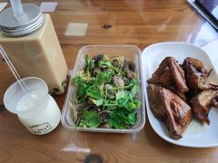 红烧乳鸽-崖口煲仔饭