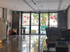 -柏槿酒店(罗湖口岸向西地铁站店)