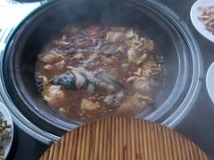 柴锅炖鱼-姥家大锅台水库渔家