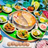来三亚吃好吃的椰子鸡，不带66把他馋哭了