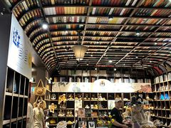 -钟书阁(松江泰晤士小镇店)