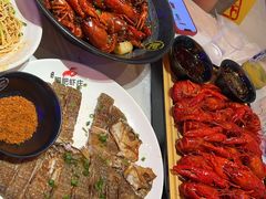 -肥肥虾庄·金牌油焖大虾(首义路店)