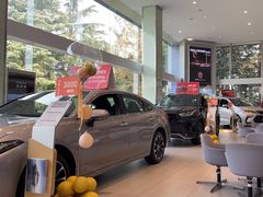 -上海和裕一汽丰田4S店(七宝店)