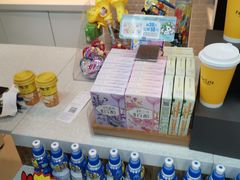 -全家便利店(杭州龙翔桥地铁站店)