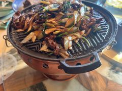 铁板炙烤坝上羊肉羊肉-那家小馆•北京菜•烤鸭(香山店)