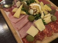 -卡佩罗意大利餐厅及酒吧Al Cappello Trattoria