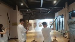 -飞吧潮玩运动蹦床游乐场