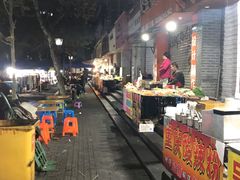 -吴山路夜市
