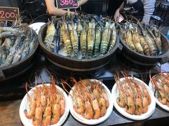 -席娜卡琳火车铁道夜市