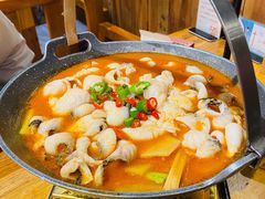 思茅酸汤鱼片-老滇山寨•云南特色菜•地方菜•民族风情歌舞表演(金碧店)