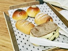 -沁屋面包店(人民东路店)