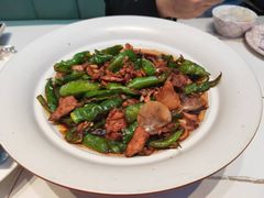 -阿瓦山寨·湘菜现炒·剁椒鱼头王(咸阳总店)