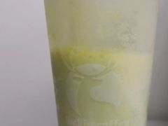 哈斯牛油果椰子冻-瑞幸咖啡(南航明珠商务酒店)