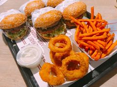 -The Habit Burger Grill 哈比特汉堡(复兴soho店)