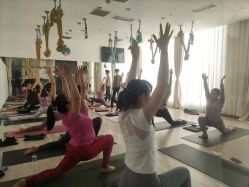 -一伽瑜伽·普拉提