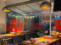 -何师烧烤·小龙虾·江湖川菜·精酿啤酒(成温店)