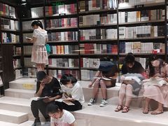 -钟书阁(群光广场店)