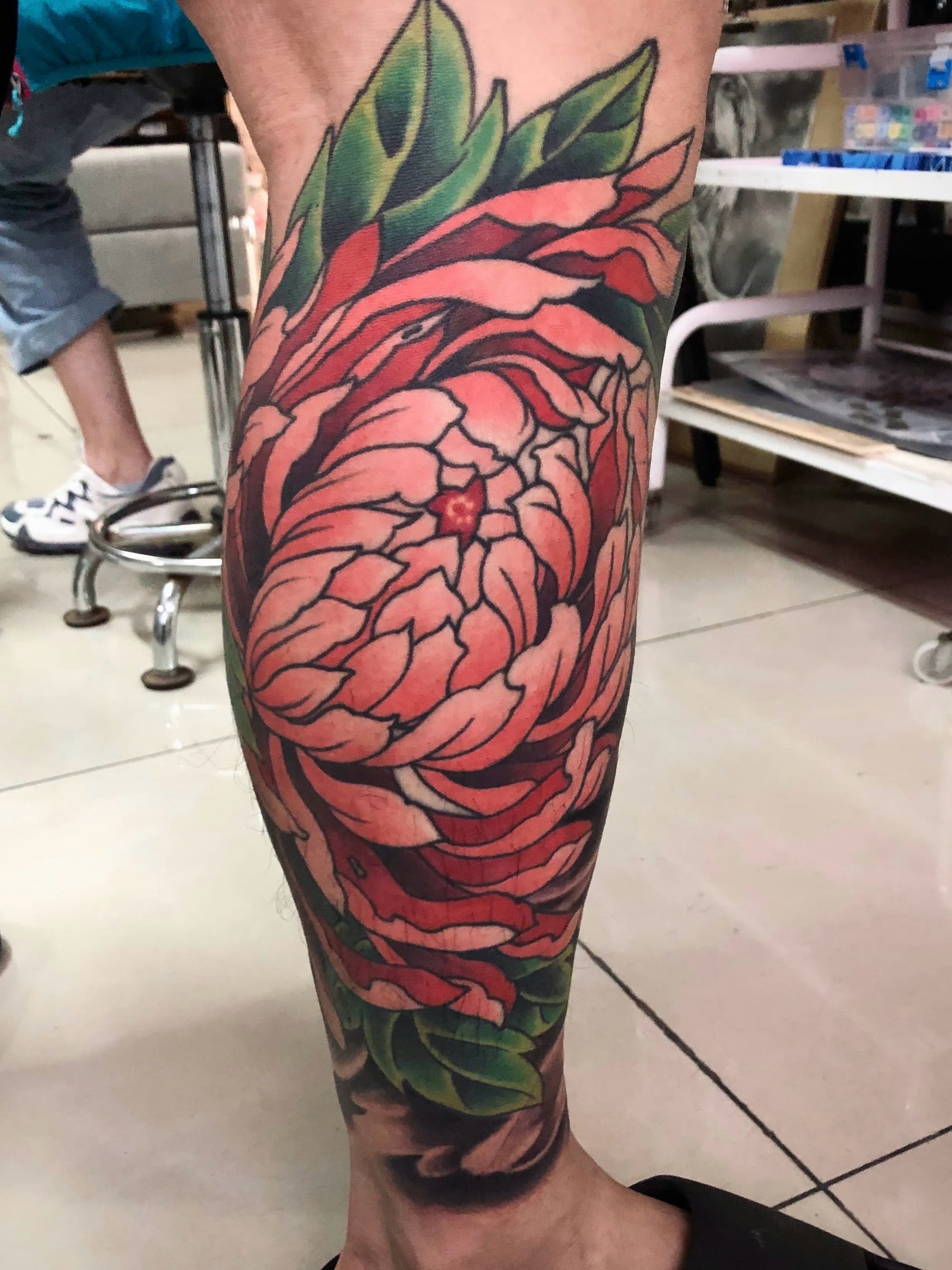 包小腿新传统菊花,潍坊纹身店