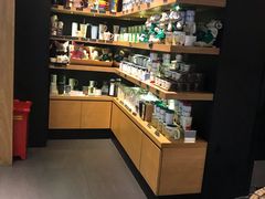 零售区-星巴克(杭州东站东到达店)